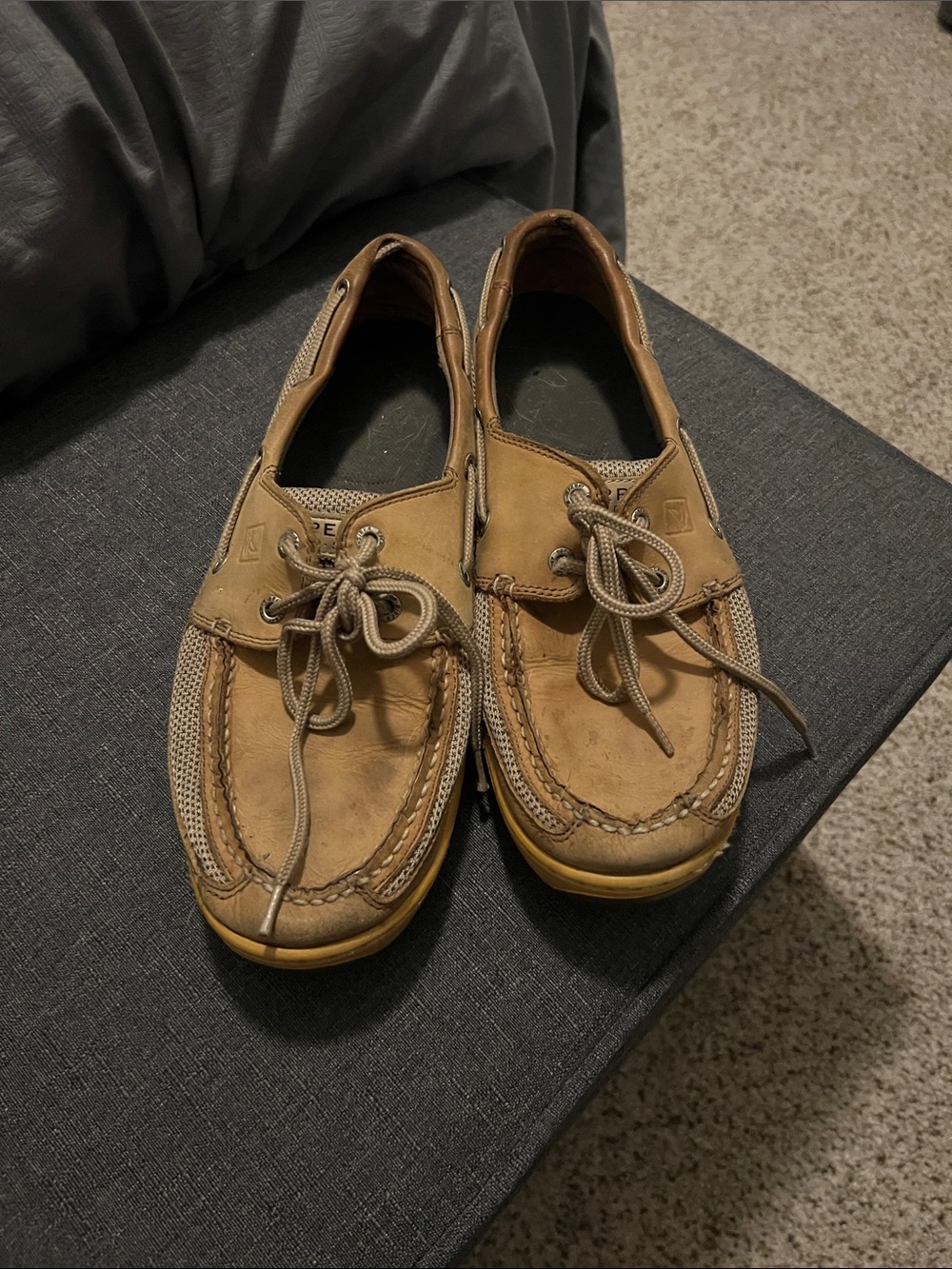 Sperry Men's Tan Leather Boat Shoes with Lace Detail